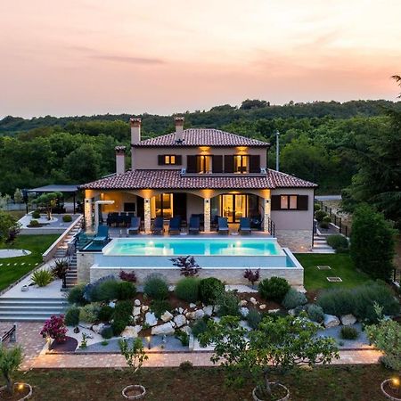 לאבין Villa Terra מראה חיצוני תמונה